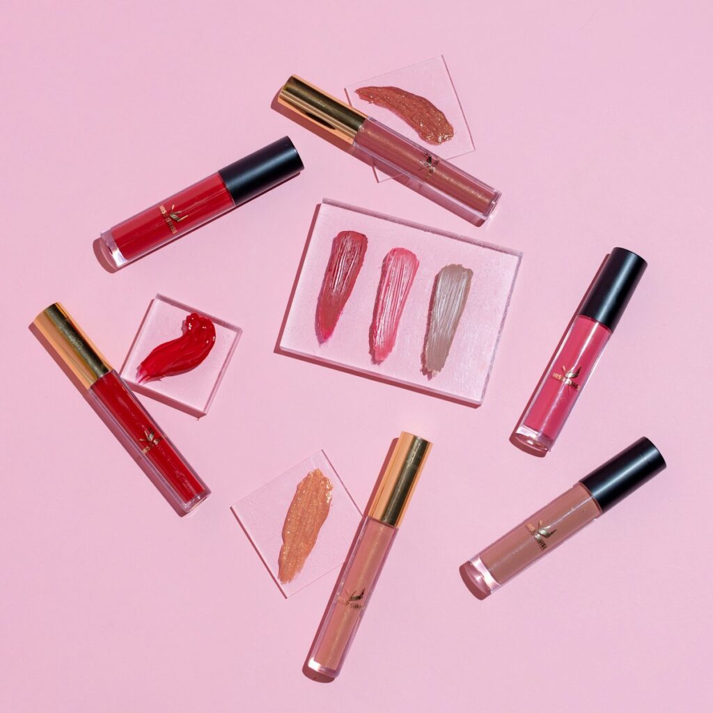 Hydrating Lip Oil Gloss — view 3