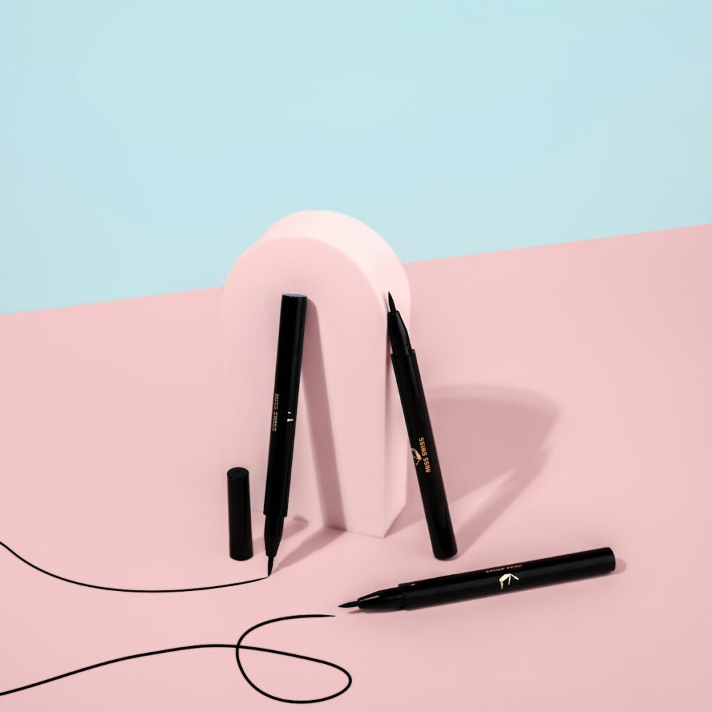 Precision Liquid Eyeliner